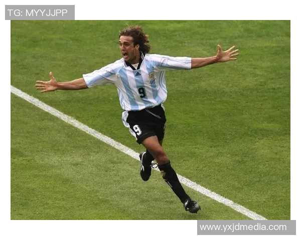 全球足坛风云人物 一人一城十大足球巨星的传奇故事