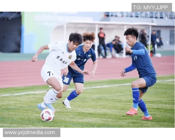 少年感爆棚的绿茵新星闪耀赛场引领青春热血风潮