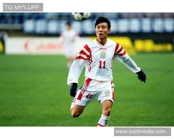 中国足球队明星球员风采全解析 聚焦他们的荣耀与挑战